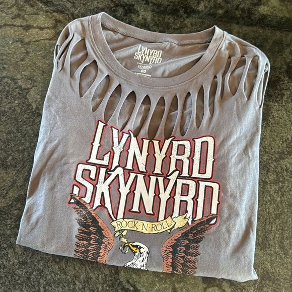 Torrid Lynyrd Skynyrd distressed top T-shirt - Picture 3 of 9